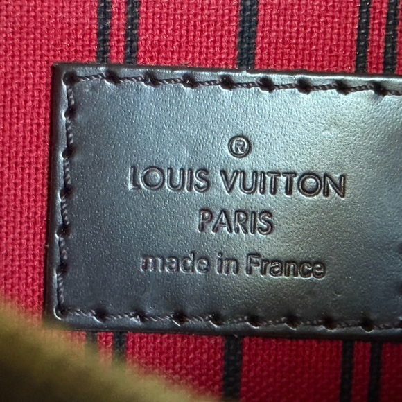 Louis Vuitton Neverfull MM Pouch Damier Ebene Brown Checkered Wristlet - Picture 2 of 16